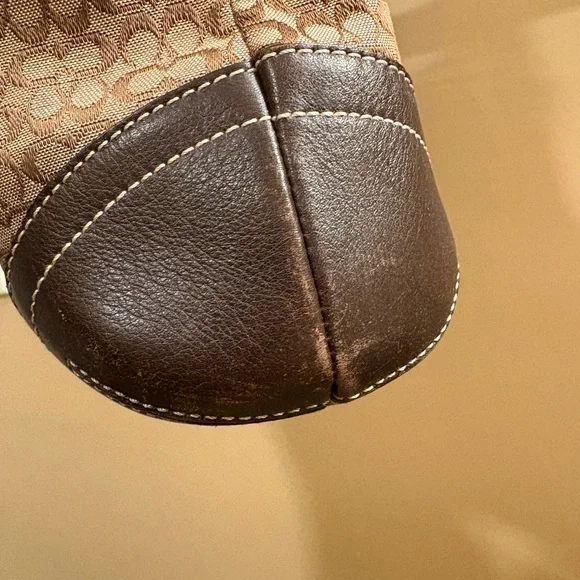 VINTAGE COACH 6376 Soho Brown Signature MonogramLogo Jacquard Shoulder Bag